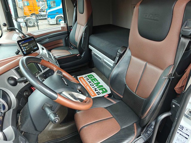 2020 daf xf 530 fan vrachtwagen met renders 3-assige aanhangwagen - afbeelding 6 van  36