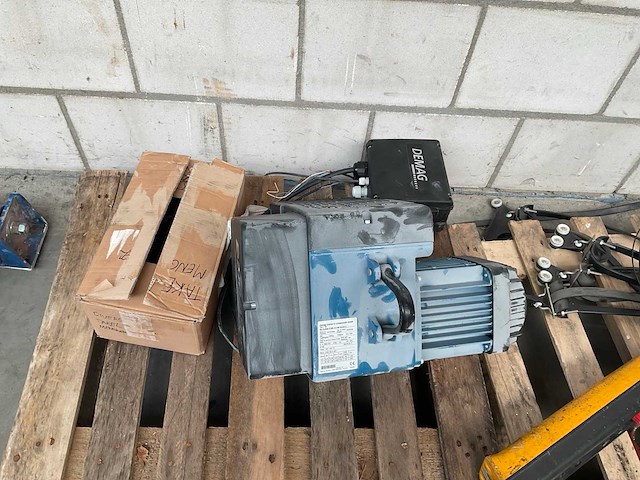 2020 demag dc-coma 5 500 kettingtakel - afbeelding 1 van  2