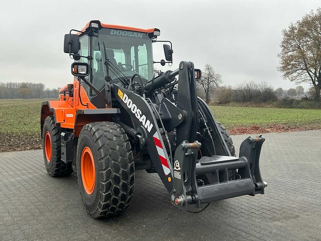 2020 doosan dl220-5 wiellader - afbeelding 2 van  56