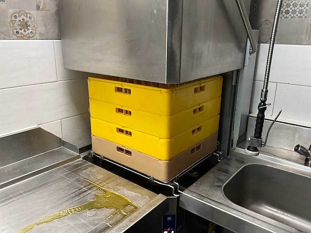 2020 electrolux professional / hakpro ht08 korvenvaatwasmachine - afbeelding 10 van  12