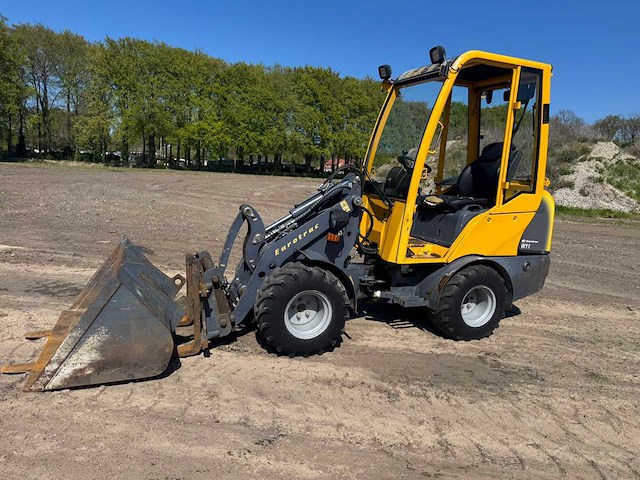 2020 eurotrac w11 shovel - afbeelding 1 van  4