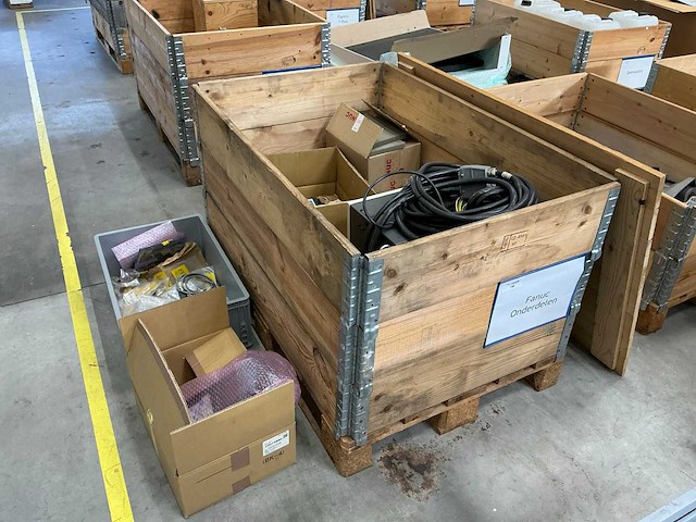 2020 fanuc system r30ib mate plus besturingsunit en diverse onderdelen - afbeelding 1 van  16