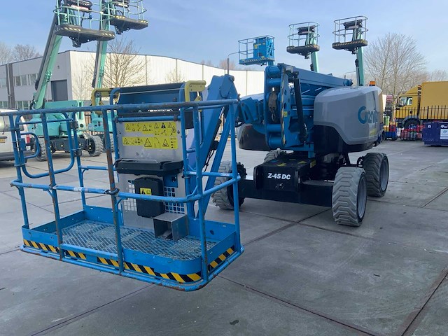 2020 genie z-45 fe / de zelfrijdende kniktelescoophoogwerker - afbeelding 2 van  27