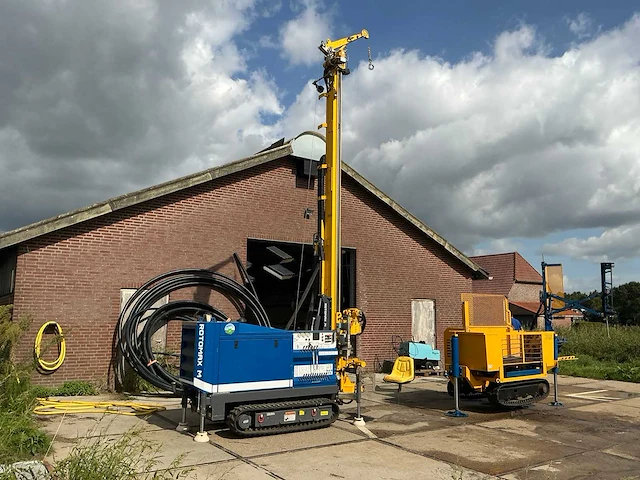2020 geotec rotomax m rupsboormachine met buizenmanipulator - afbeelding 1 van  69