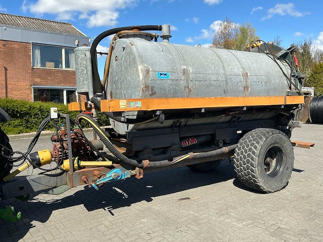 2020 getrokken vacuümtank / slibtank met hyva kipsysteem en vacuümpomp - afbeelding 23 van  47