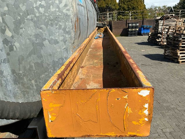 2020 getrokken vacuümtank / slibtank met hyva kipsysteem en vacuümpomp - afbeelding 22 van  47