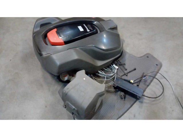 2020 husqvarna 430x robotmaaier - afbeelding 1 van  4