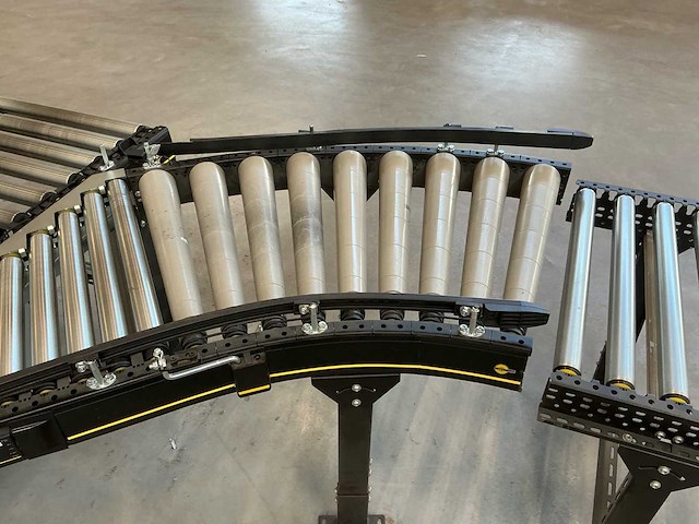 2020 interroll multicontrol diverter met rollenbanen (electrisch aangedreven) (4x) - afbeelding 1 van  17