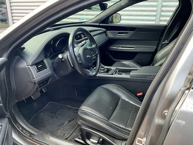 2020 jaguar xf sportbrake 2.0d cheq. flag personenauto - afbeelding 10 van  29