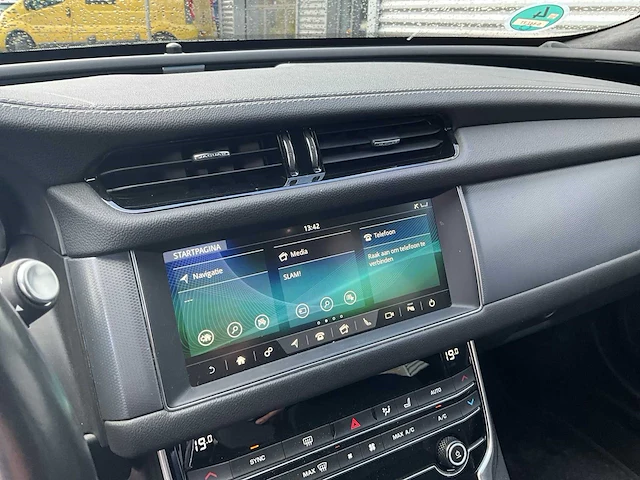 2020 jaguar xf sportbrake 2.0d cheq. flag personenauto - afbeelding 19 van  29