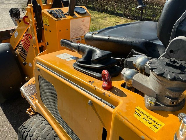 2020 knikmops 130 shovel - afbeelding 9 van  24
