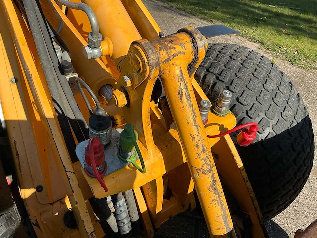 2020 knikmops 130 shovel - afbeelding 18 van  18