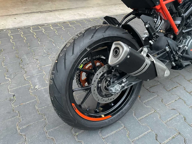 2020 ktm - duke 125 - motorcycle - afbeelding 9 van  12