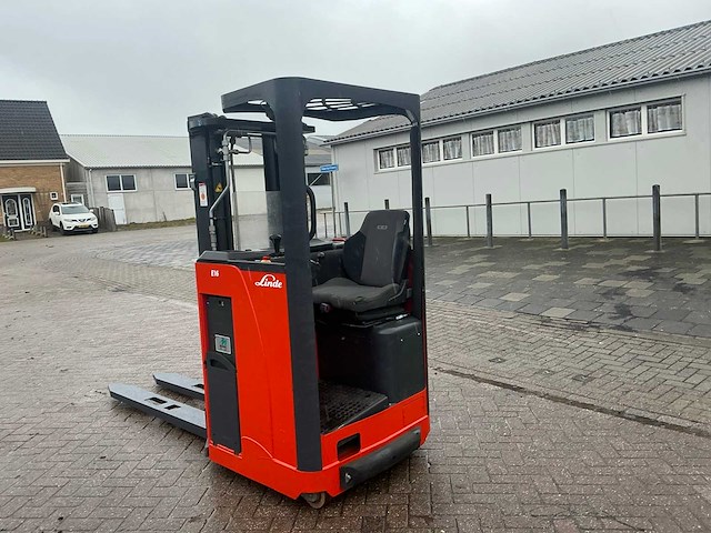 2020 linde l1600r reach truck - afbeelding 13 van  15