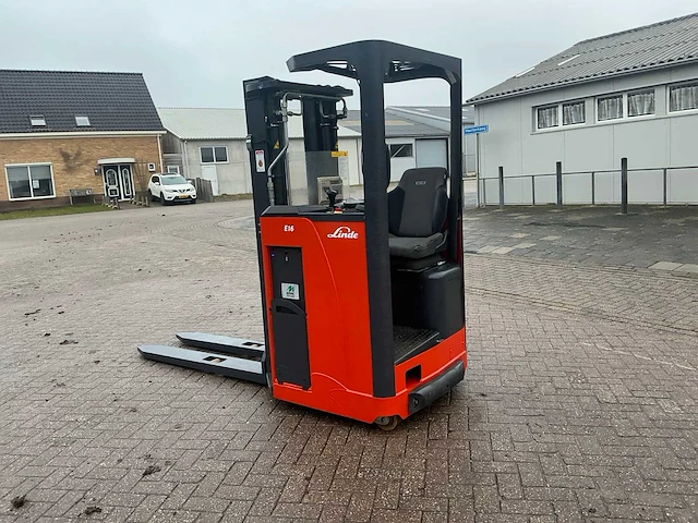 2020 linde l1600r reach truck - afbeelding 15 van  17