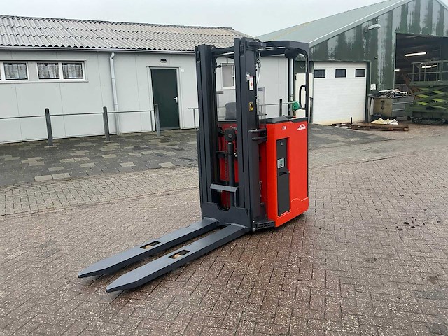2020 linde l1600r reach truck - afbeelding 8 van  15