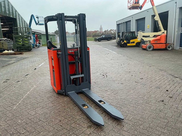 2020 linde l1600r reach truck - afbeelding 9 van  15