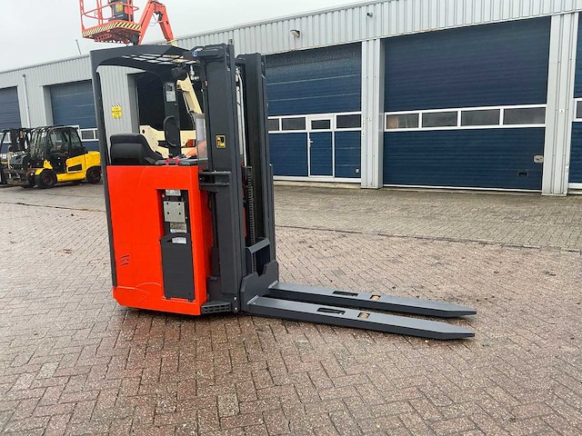 2020 linde l1600r reach truck - afbeelding 12 van  16