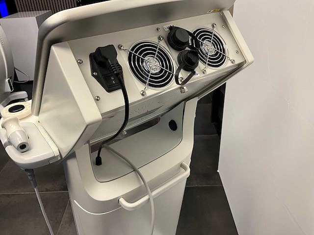 2020 lumenis nuera tight skin tightening machine - afbeelding 7 van  8