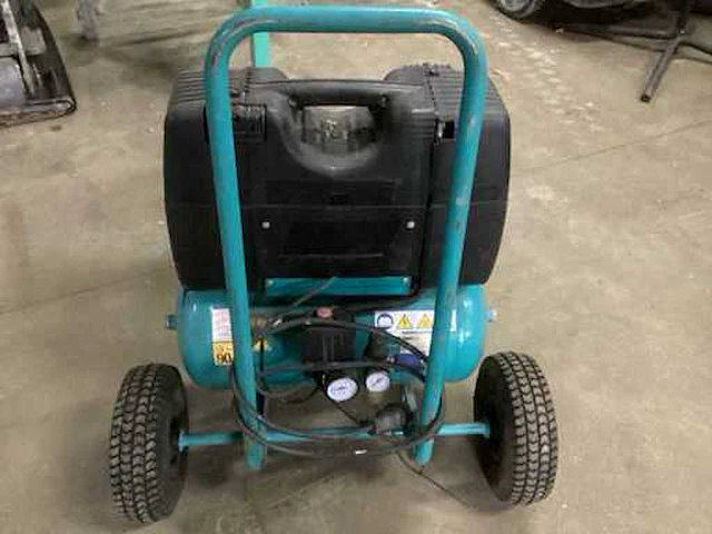 2020 makita ac 240 luchtcompressor - afbeelding 2 van  2