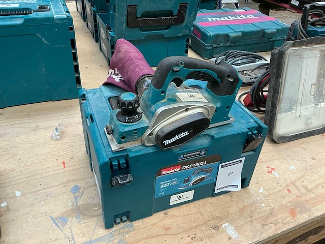 2020 makita dkp180 schaafmachine - afbeelding 1 van  3