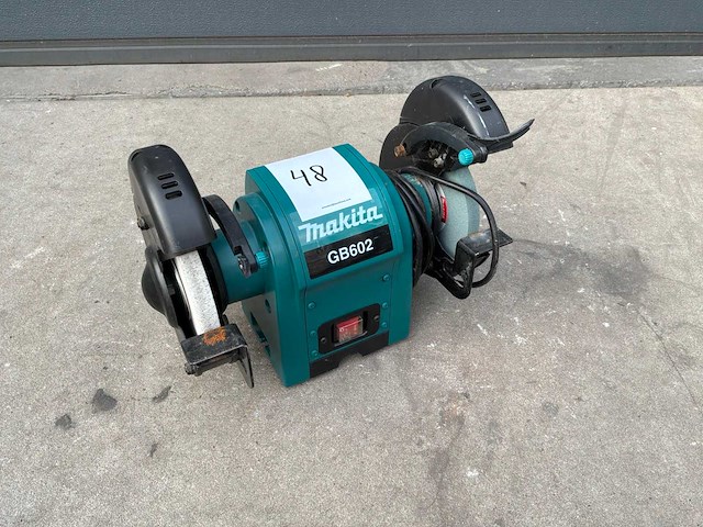 2020 makita gb602 rondslijpmachine - afbeelding 1 van  4