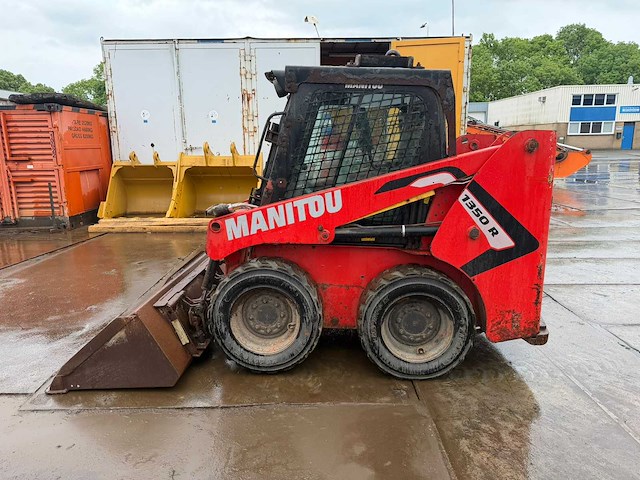 2020 manitou 1350r compact schranklader - afbeelding 1 van  11