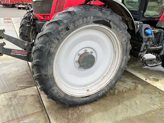 2020 massey ferguson 5713 s vierwielaangedreven landbouwtractor - afbeelding 9 van  31