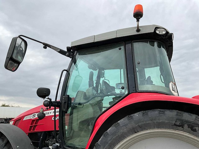 2020 massey ferguson 5713 s vierwielaangedreven landbouwtractor - afbeelding 28 van  31