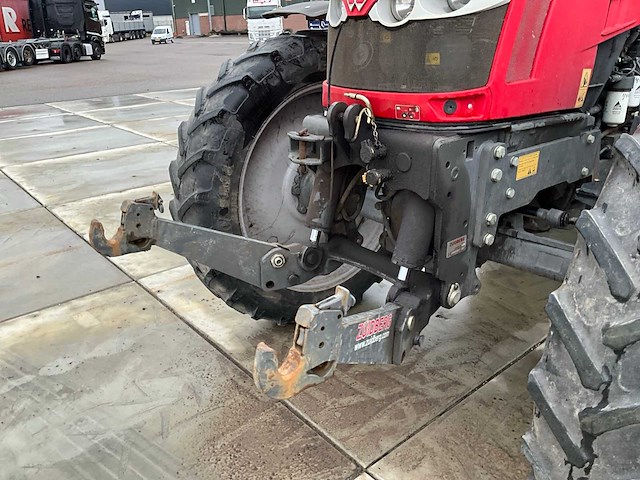 2020 massey ferguson 5713 s vierwielaangedreven landbouwtractor - afbeelding 13 van  31