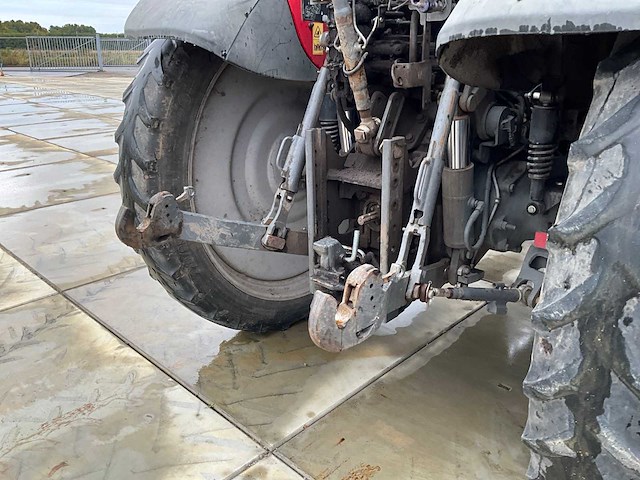 2020 massey ferguson 5713 s vierwielaangedreven landbouwtractor - afbeelding 21 van  31