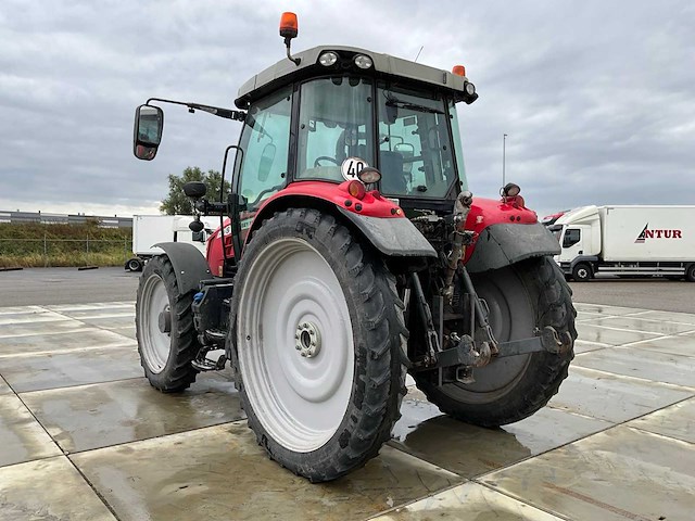 2020 massey ferguson 5713 s vierwielaangedreven landbouwtractor - afbeelding 26 van  31