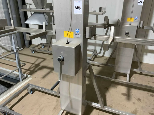 2020 mennens verticale folievormbuis transportlift - afbeelding 3 van  4