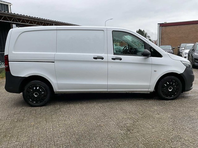2020 mercedes-benz vito 110 cdi personenauto - afbeelding 23 van  27