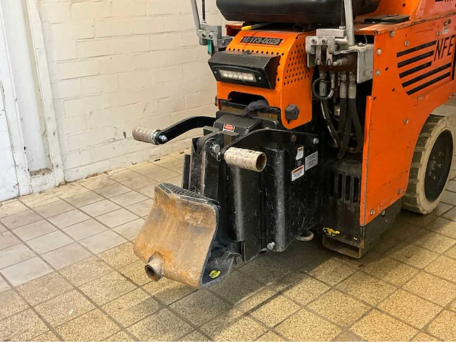 2020 national flooring equipment 5700 bol opzit accu tapijt / vloerstripper - afbeelding 7 van  19