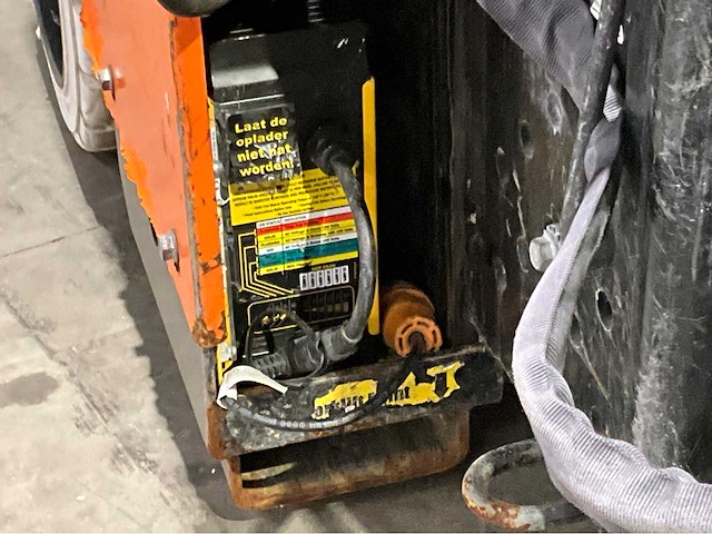 2020 national flooring equipment 5700 bol opzit accu tapijt / vloerstripper - afbeelding 6 van  20