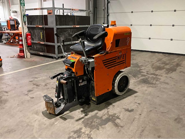 2020 national flooring equipment 5700 bol opzit accu tapijt / vloerstripper - afbeelding 1 van  20