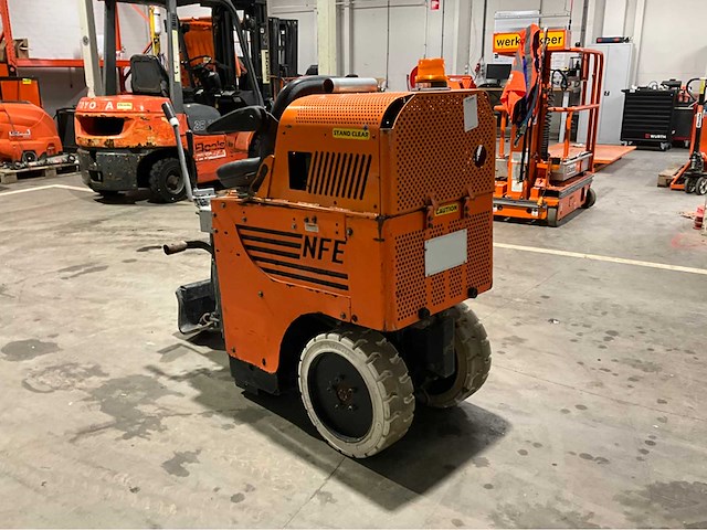 2020 national flooring equipment 5700 bol opzit accu tapijt / vloerstripper - afbeelding 18 van  20