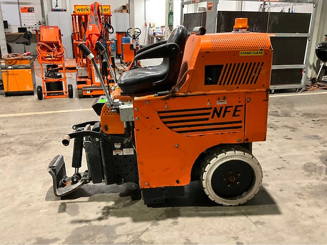 2020 national flooring equipment 5700 bol opzit accu tapijt / vloerstripper - afbeelding 19 van  20