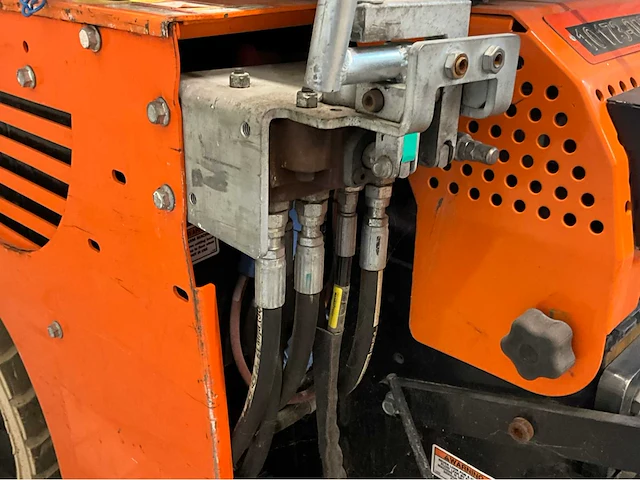 2020 national flooring equipment 5700 bol opzit accu tapijt / vloerstripper - afbeelding 4 van  19