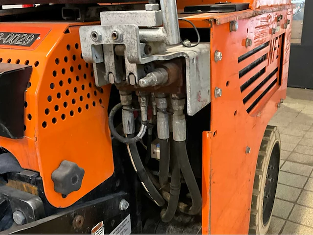 2020 national flooring equipment 5700 bol opzit accu tapijt / vloerstripper - afbeelding 5 van  19