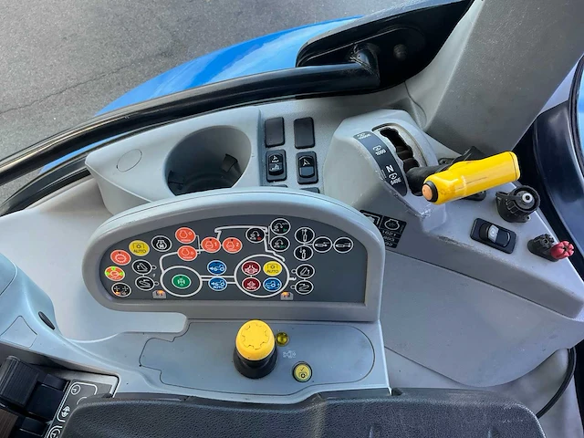 2020 new holland t6.175 vierwielaangedreven landbouwtractor - afbeelding 20 van  33