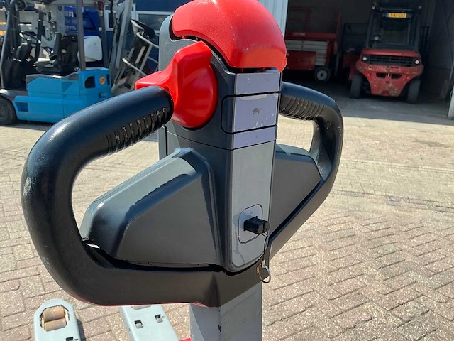2020 pallet truck p20-ion elektrische palletwagen - afbeelding 7 van  10
