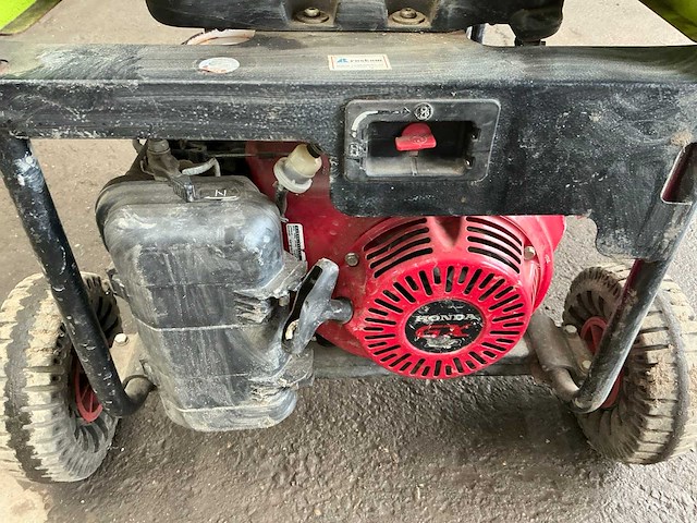 2020 pramac es5000 stroomaggregaat 3,5kva - afbeelding 9 van  10