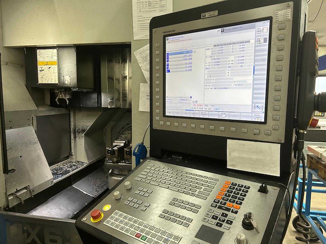 2020 quaser ux630p cnc universal machinecentrum - afbeelding 15 van  17