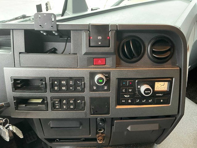 2020 renault t motorwagen met huifopbouw - afbeelding 29 van  48