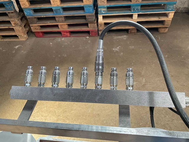 2020 reynaers aluminium profiel ponsinstallatie met pons unit en tooling - afbeelding 4 van  18