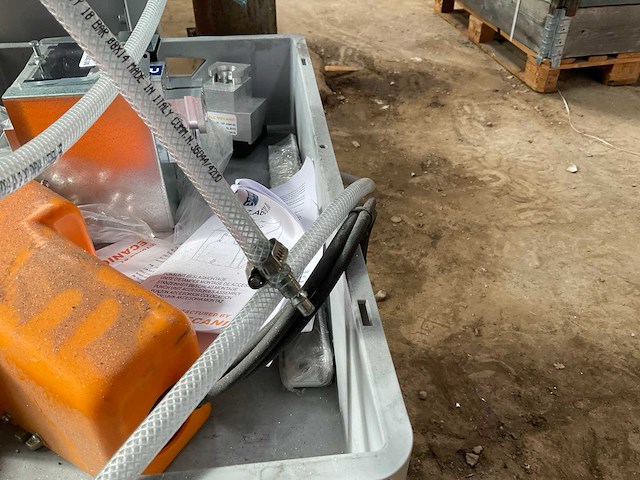 2020 reynaers aluminium profiel ponsinstallatie met pons unit en tooling - afbeelding 11 van  18