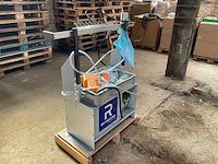 2020 reynaers aluminium profiel ponsinstallatie met pons unit en tooling - afbeelding 12 van  18