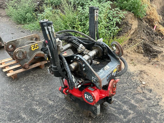 2020 rototilt r5 hydraulische roterende snelwissel - afbeelding 5 van  11